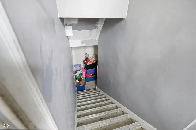 $179,900 | 831 South Center Street, Terre Haute, IN 47807