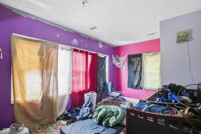 $179,900 | 831 South Center Street, Terre Haute, IN 47807