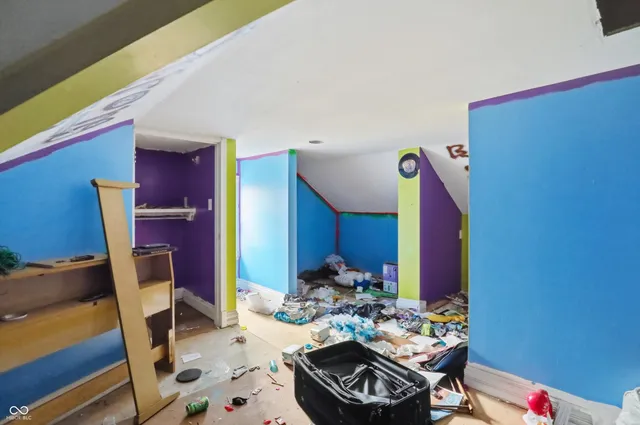 $179,900 | 831 South Center Street, Terre Haute, IN 47807