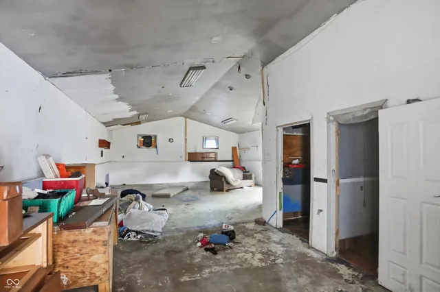 $179,900 | 831 South Center Street, Terre Haute, IN 47807