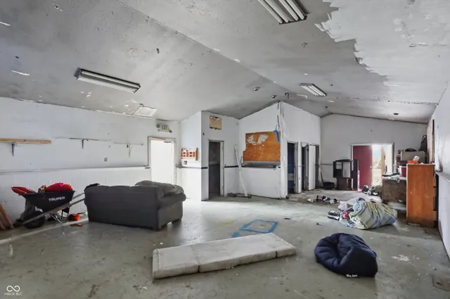 $179,900 | 831 South Center Street, Terre Haute, IN 47807