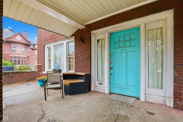 $179,900 | 831 South Center Street, Terre Haute, IN 47807