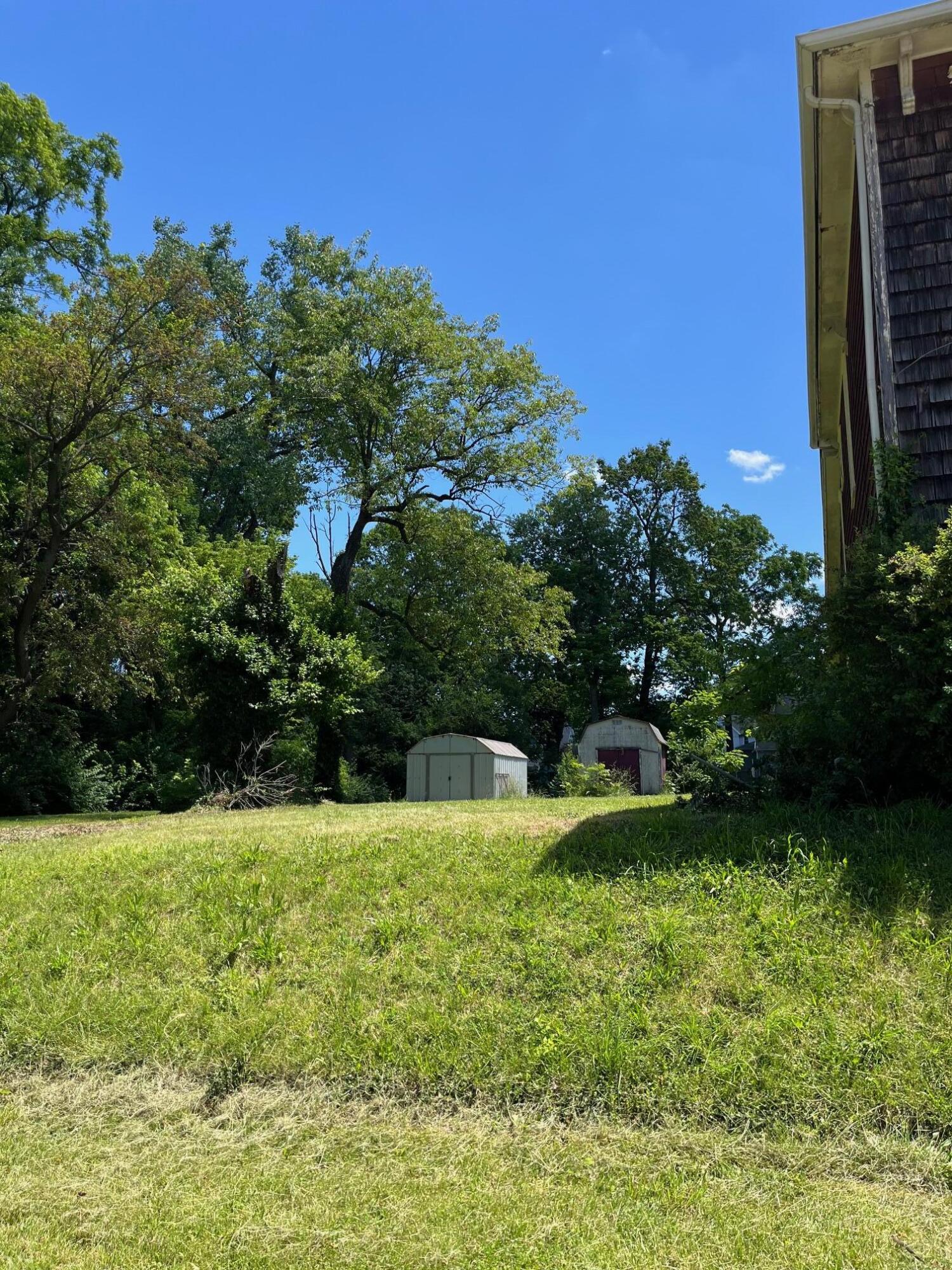 408 North Bell Avenue Springfield, OH 45504 - Photo 2 of 3