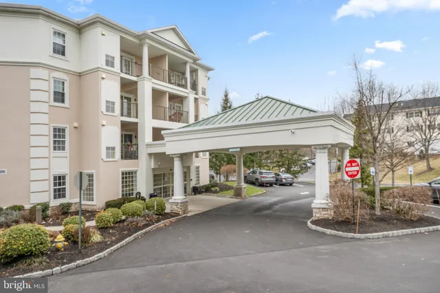 $415,000 | 244 Baltimore Pike, Unit 101B, Glen Mills, PA 19342