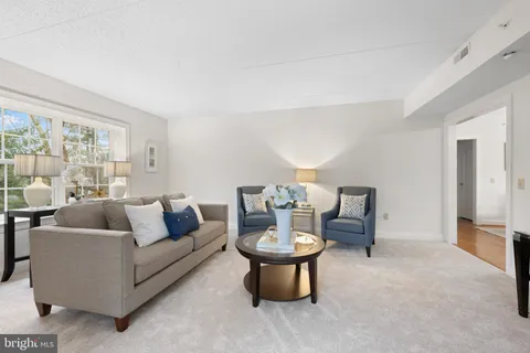 $415,000 | 244 Baltimore Pike, Unit 101B, Glen Mills, PA 19342