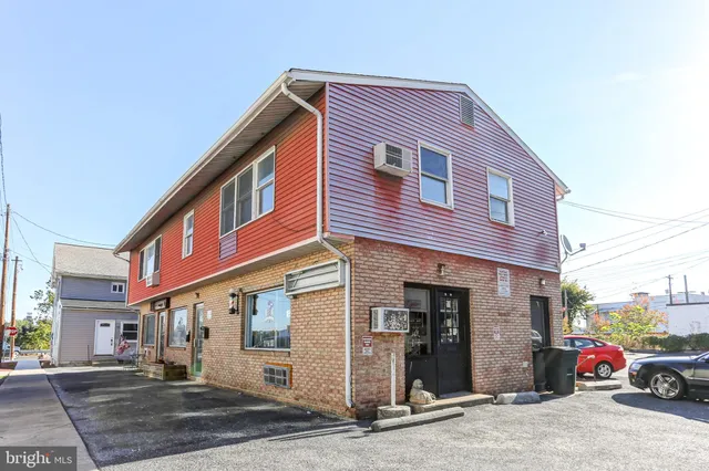 $1,050 | 11 Poplar Street, Unit 2, Wormleysburg, PA 17043