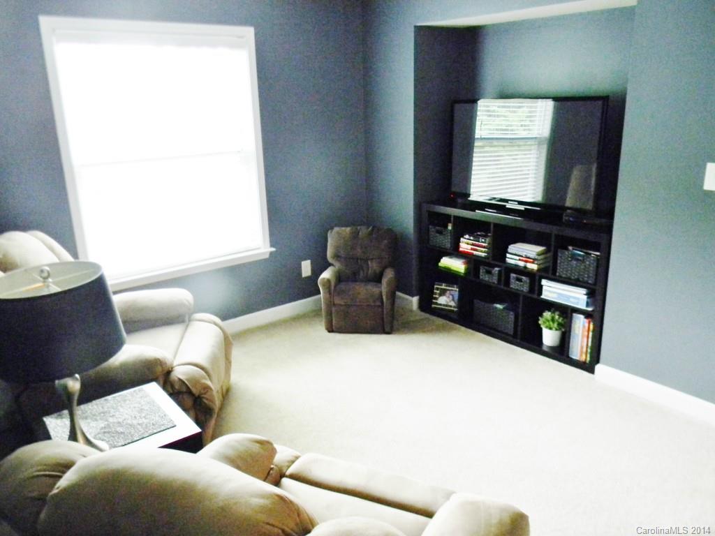 4414 Hubbard Road, Unit 76 Charlotte, NC 28269 - Photo 12 of 22 Gallery Image 12