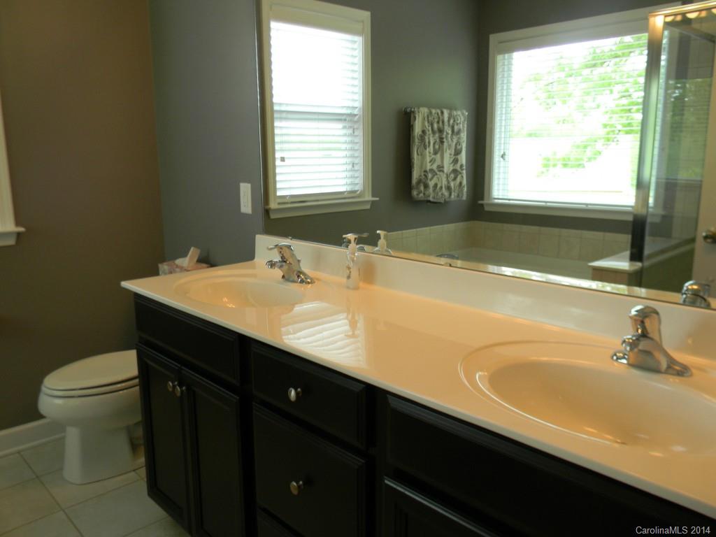 4414 Hubbard Road, Unit 76 Charlotte, NC 28269 - Photo 15 of 22 Gallery Image 15