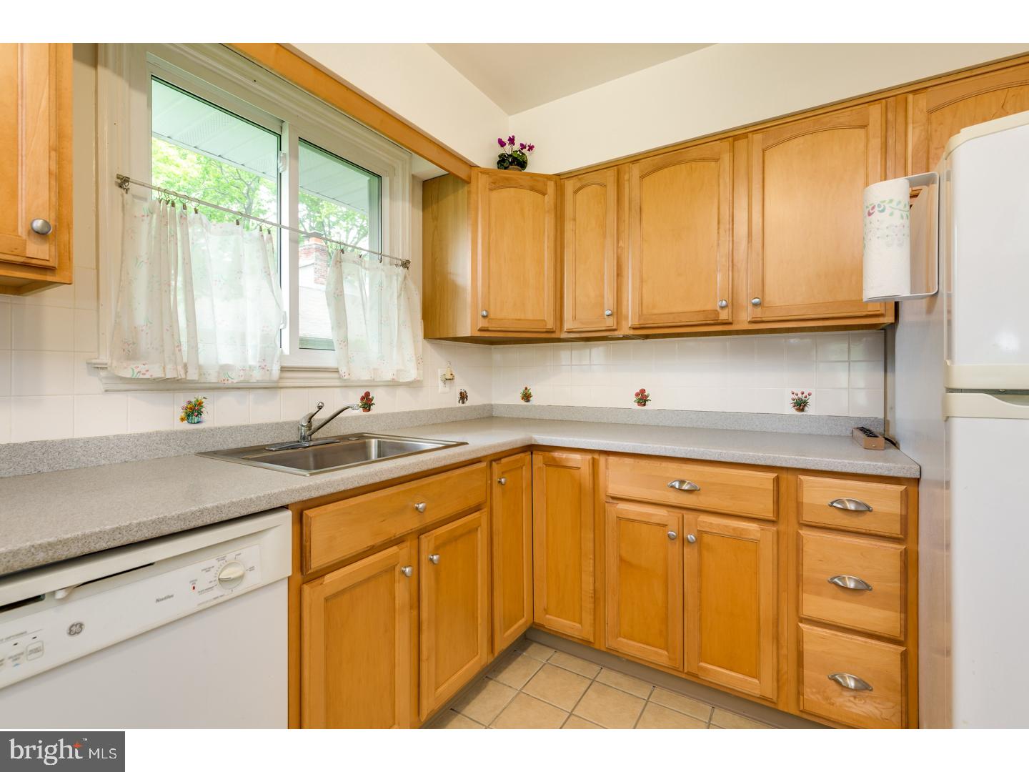 1111 Greenbriar Road Cherry Hill, NJ 08034 - Photo 9 of 25 Gallery Image 9