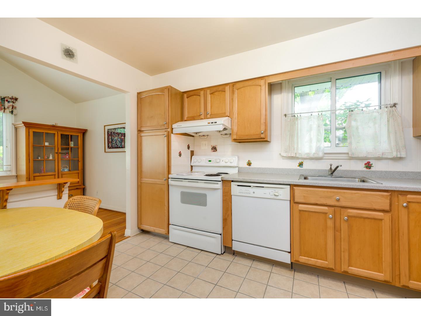 1111 Greenbriar Road Cherry Hill, NJ 08034 - Photo 10 of 25 Gallery Image 10