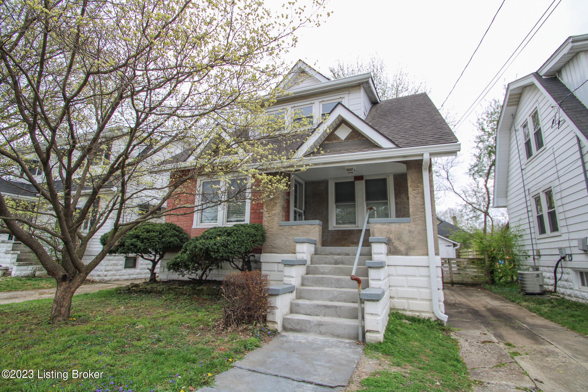844 Reading Road Louisville, KY 40217 - Photo 2 of 28 IMG_3615
