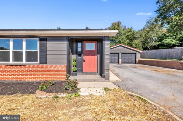 $375,000 | 211 Della Lane, Boonsboro, MD 21713