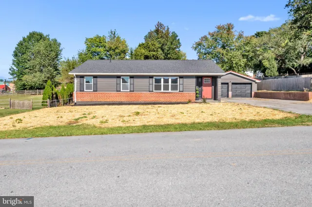 $375,000 | 211 Della Lane, Boonsboro, MD 21713