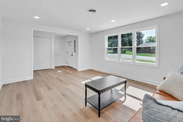 $375,000 | 211 Della Lane, Boonsboro, MD 21713