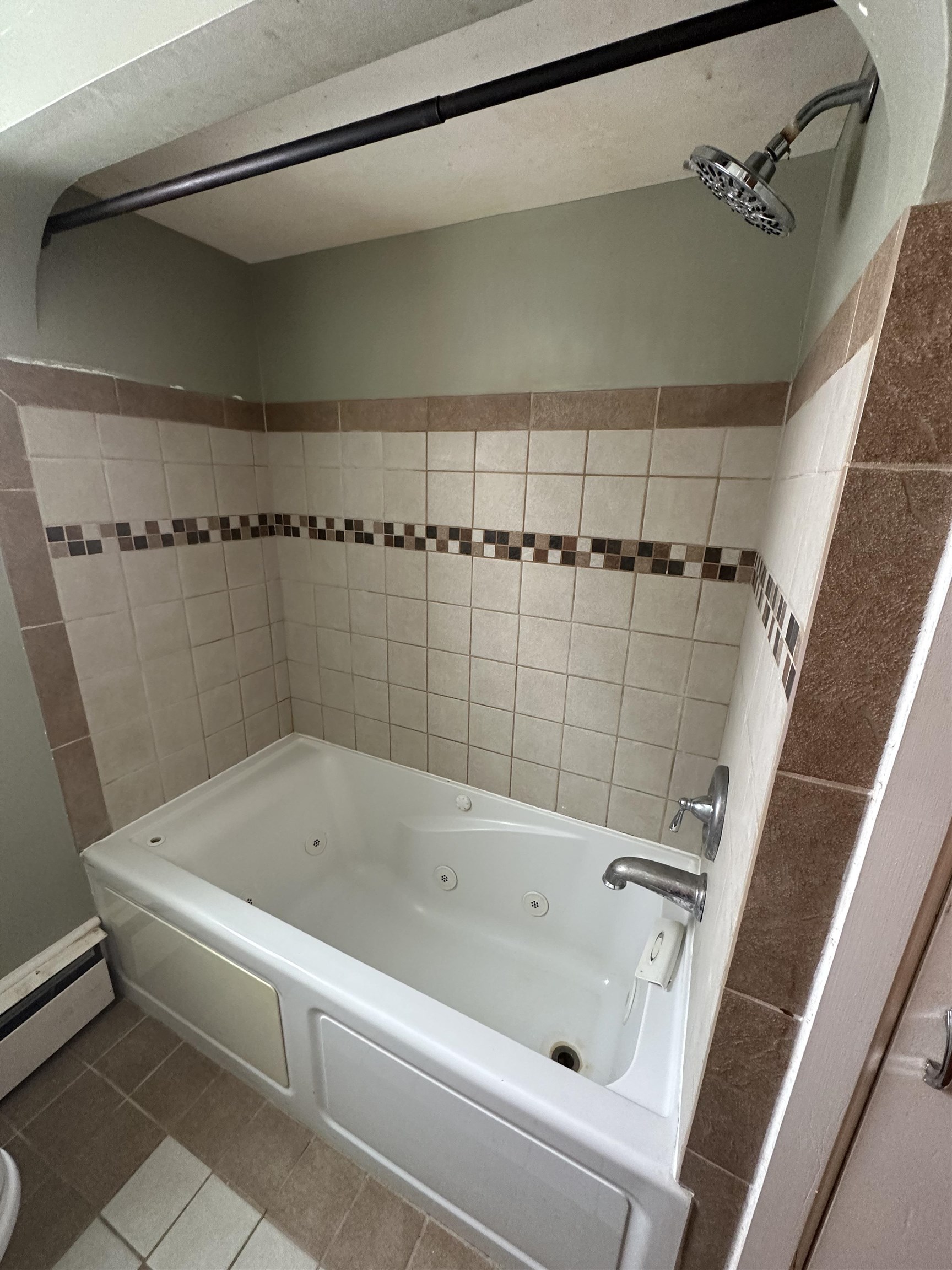 12200 Linden Road Linden, MI 48451 - Photo 5 of 15 50100365-4.JPG