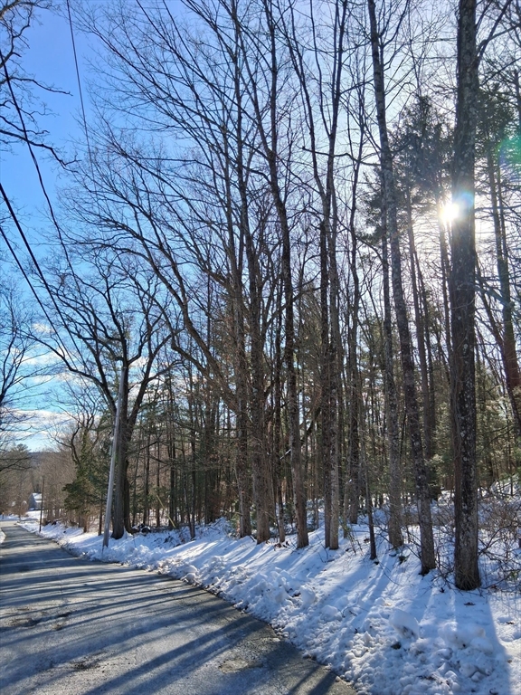 17 Maple Street Southampton, MA 01073 - Photo 5 of 14