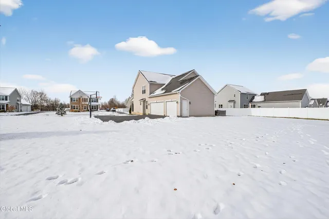 $3,500 | 8 Coronado Way, Malta, NY 12020