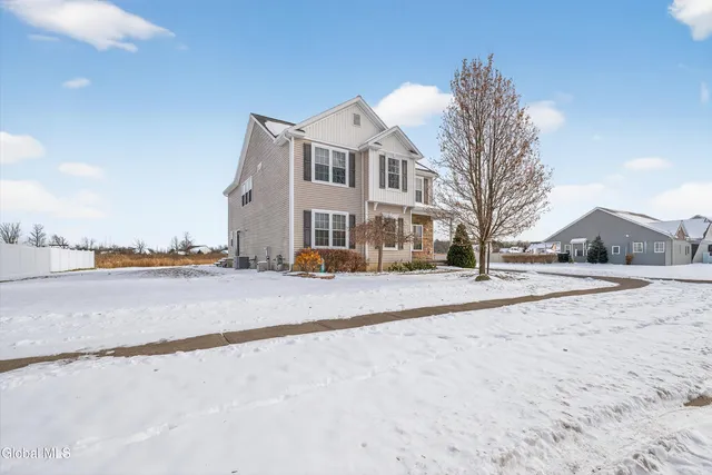 $3,500 | 8 Coronado Way, Malta, NY 12020