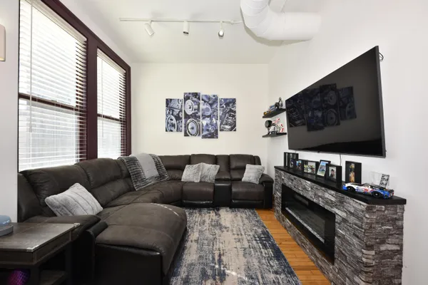 $200,000 | 108 West Wells Street, Unit 4C, Milwaukee, WI 53203