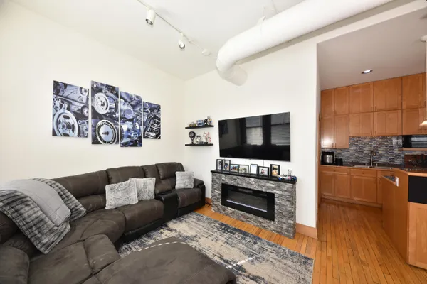 $200,000 | 108 West Wells Street, Unit 4C, Milwaukee, WI 53203
