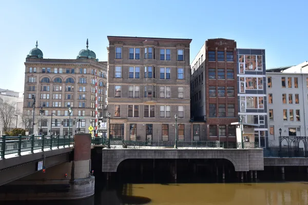 $200,000 | 108 West Wells Street, Unit 4C, Milwaukee, WI 53203