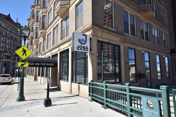 $200,000 | 108 West Wells Street, Unit 4C, Milwaukee, WI 53203