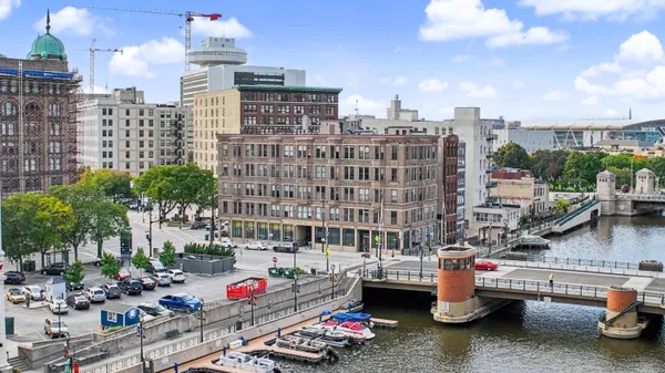 $200,000 | 108 West Wells Street, Unit 4C, Milwaukee, WI 53203