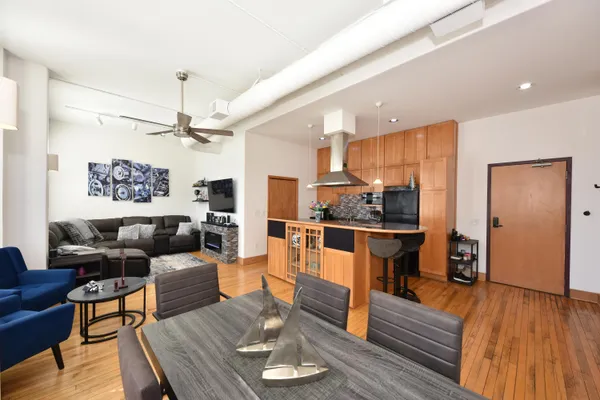 $200,000 | 108 West Wells Street, Unit 4C, Milwaukee, WI 53203