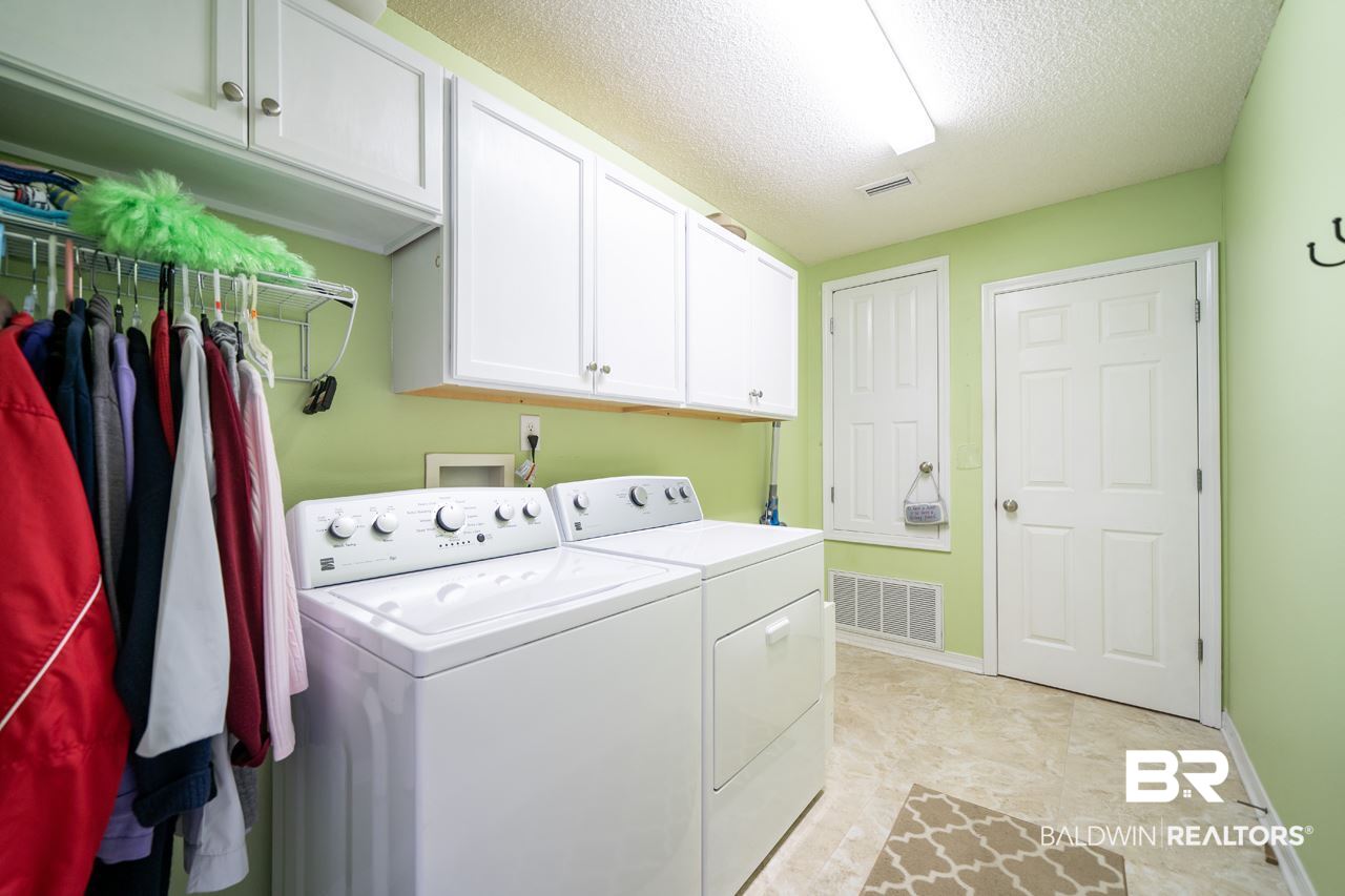 354 Manchester Lane Foley, AL 36535 - Photo 21 of 39 Laundry Room
