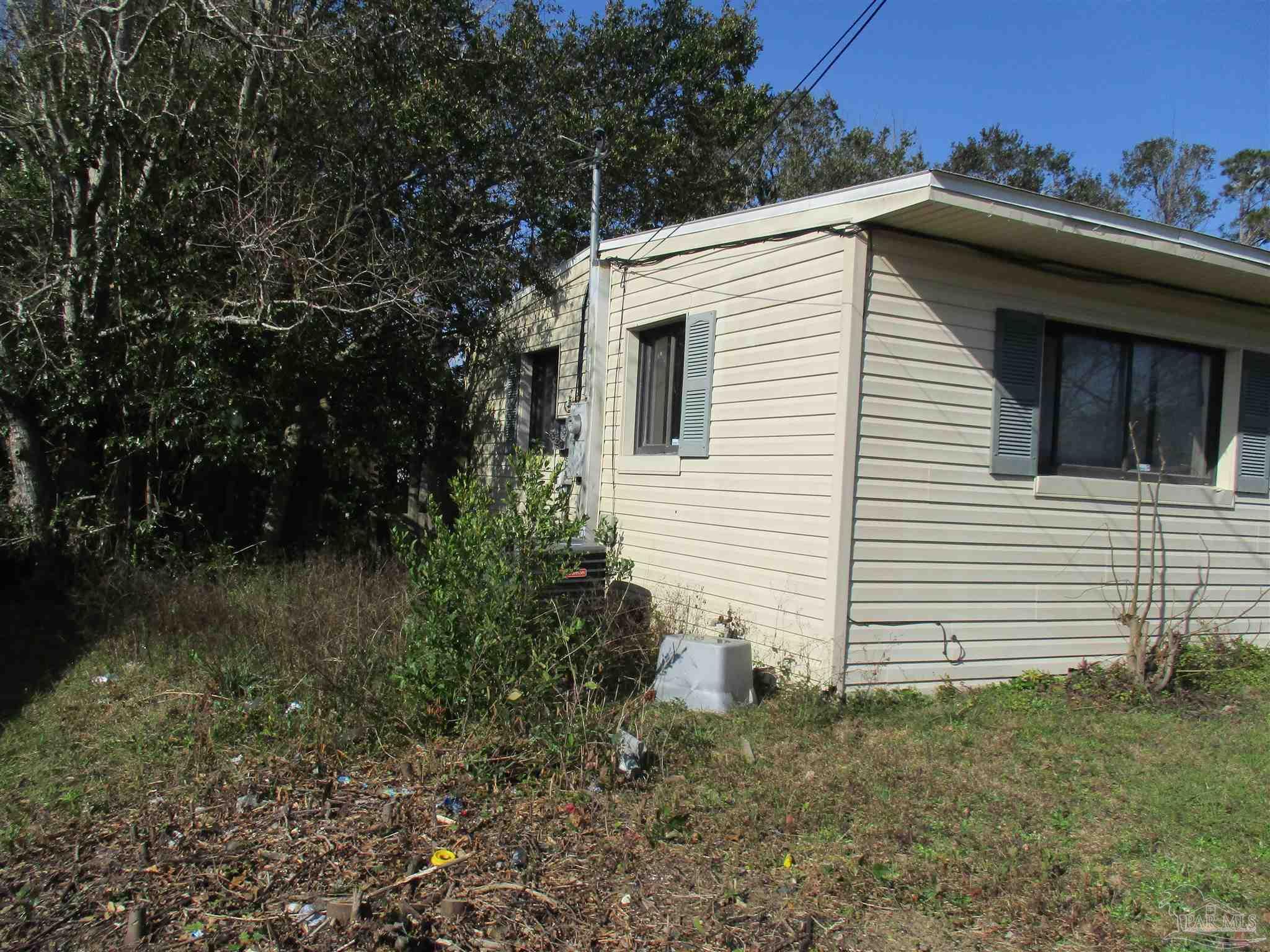 944 East Montclair Road Pensacola, FL 32505 - Photo 3 of 16 Gallery Image 3
