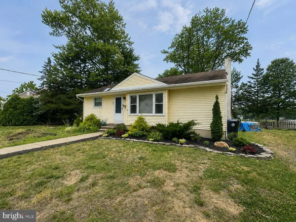 $350,000 | 603 Ivystone Lane, Cinnaminson, NJ 08077