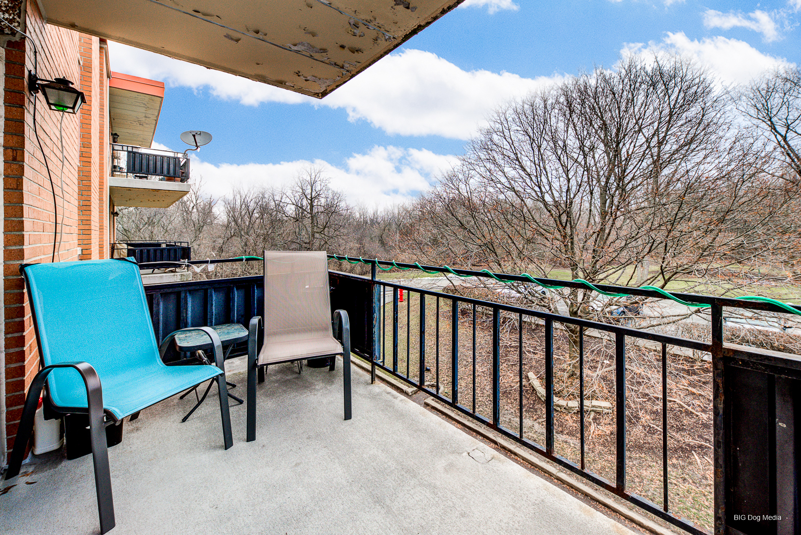 940 Holbrook Road, Unit 33B Homewood, IL 60430 - Photo 19 of 24 a view of balcony with furniture