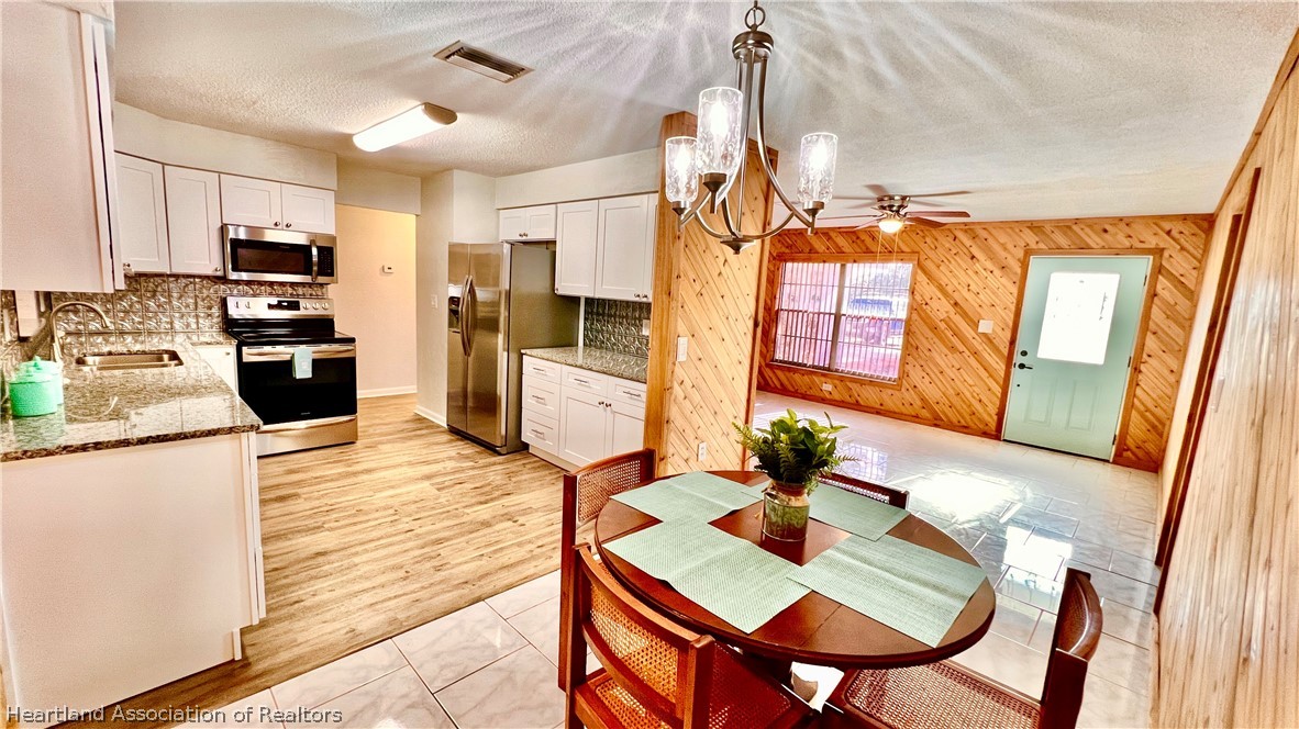 1232 Forest Road Sebring, FL 33872 - Photo 3 of 26 Gallery Image 3