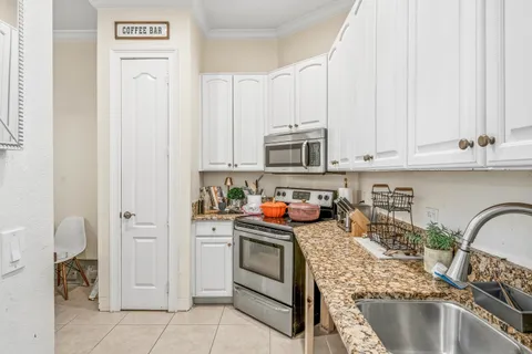 $325,000 | 1875 Bridgepointe Circle, Unit 31, Vero Beach, FL 32967