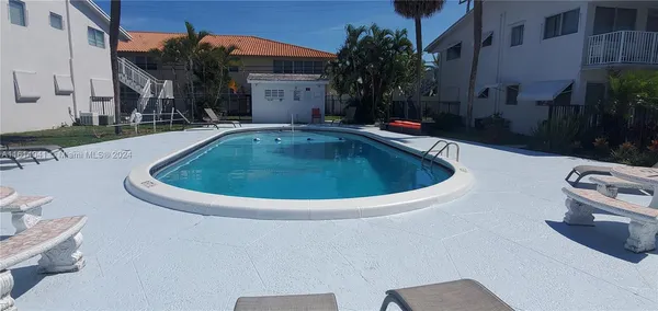 $160,000 | 2000 Northeast 51st Court, Unit 107, Fort Lauderdale, FL 33308