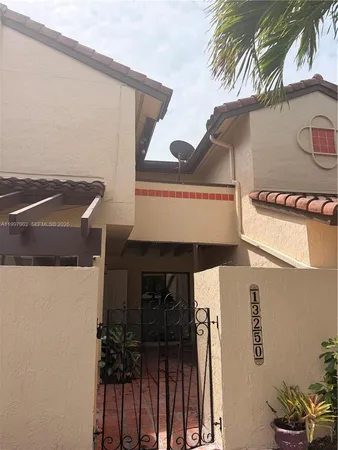 $2,700 | 13257 Southwest 113th Terrace, Unit 13257, Miami, FL 33186