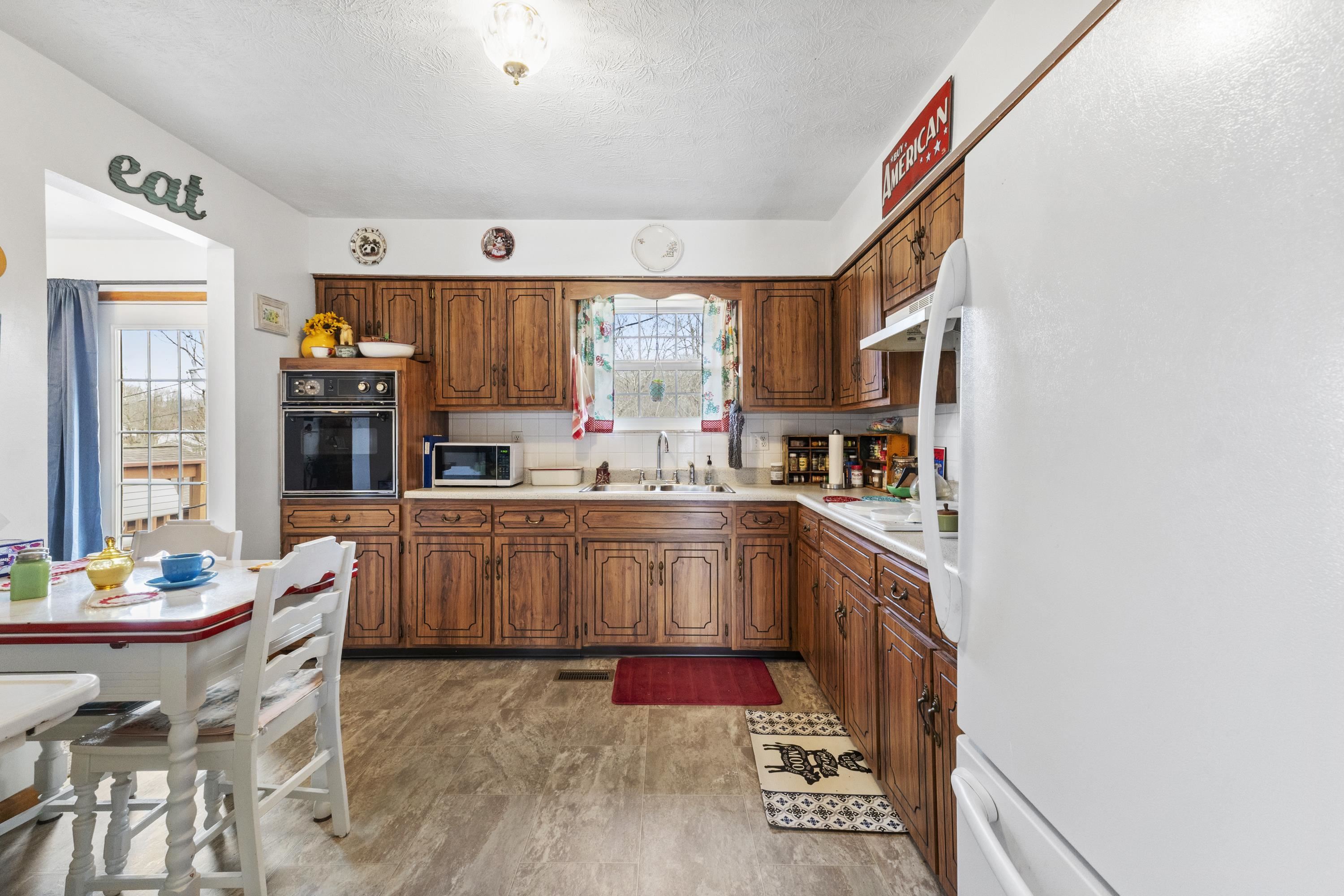 2235 East Thompson Road Ashland, KY 41102 - Photo 14 of 42