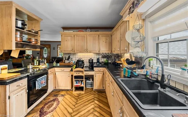 $384,500 | 1973 Old Mountain Road, Thomasville, NC 27360