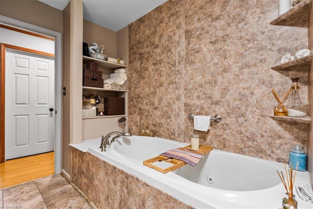 1973 Old Mountain Road Thomasville, NC 27360 - Photo 21 of 46