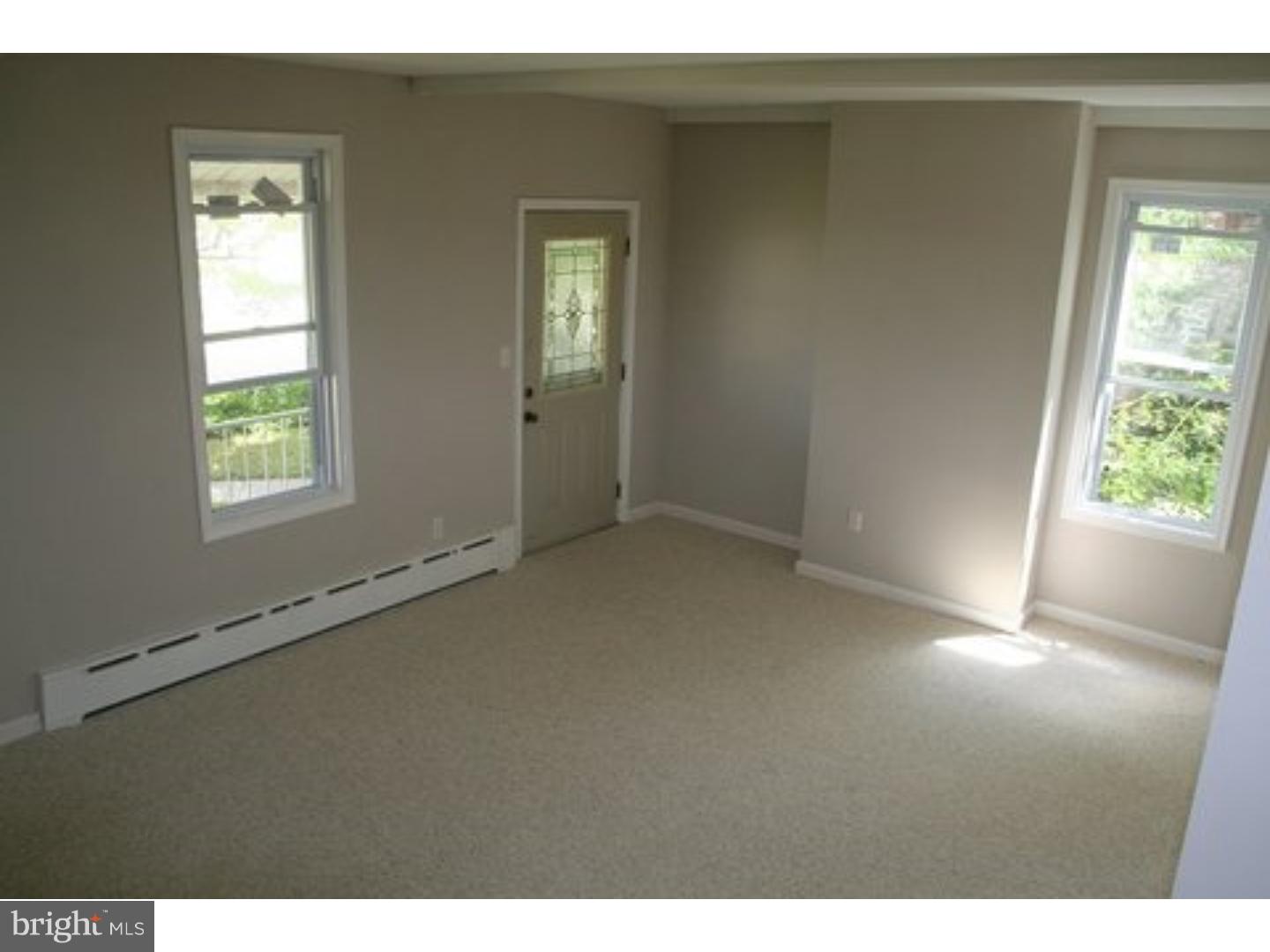 177 Fairview Road Woodlyn, PA 19094 - Photo 3 of 25 Living Room
