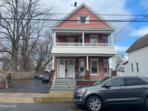 $1,400 | 1130 Pleasant Street, Schenectady, NY 12303