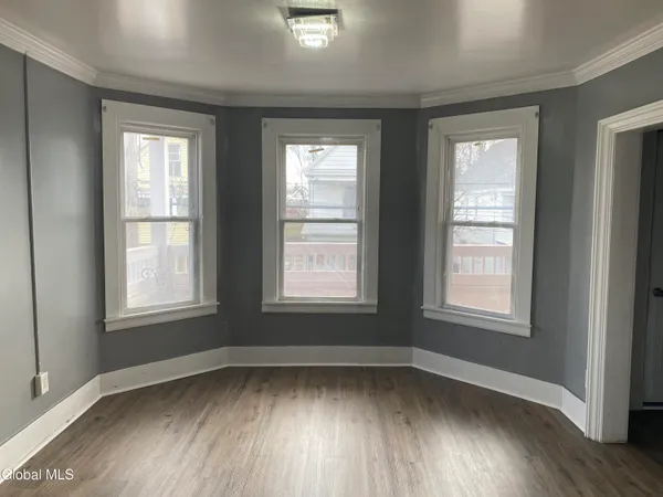 $1,400 | 1130 Pleasant Street, Schenectady, NY 12303