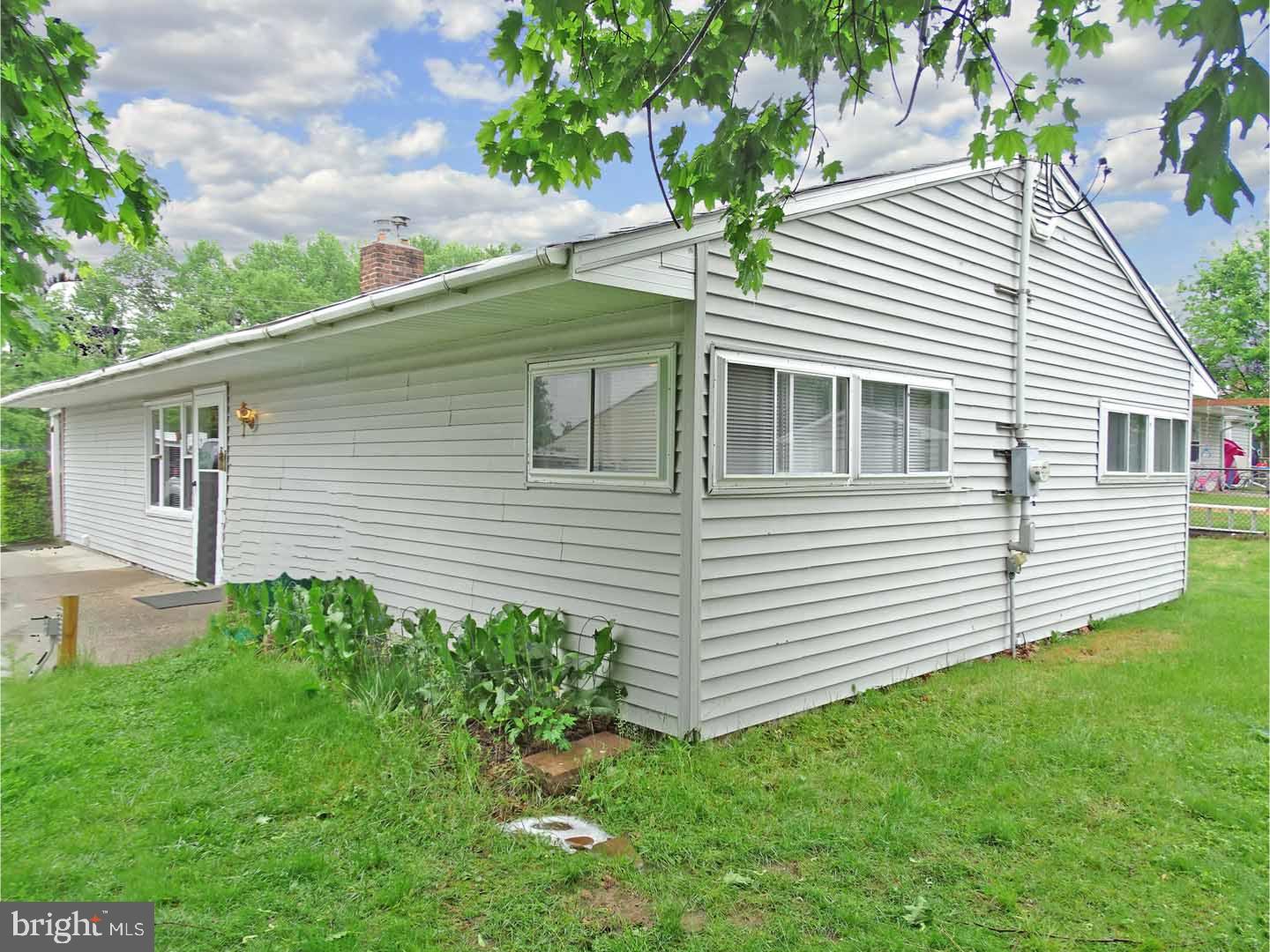 74 Border Rock Road Levittown, PA 19057 - Photo 22 of 25 Gallery Image 22