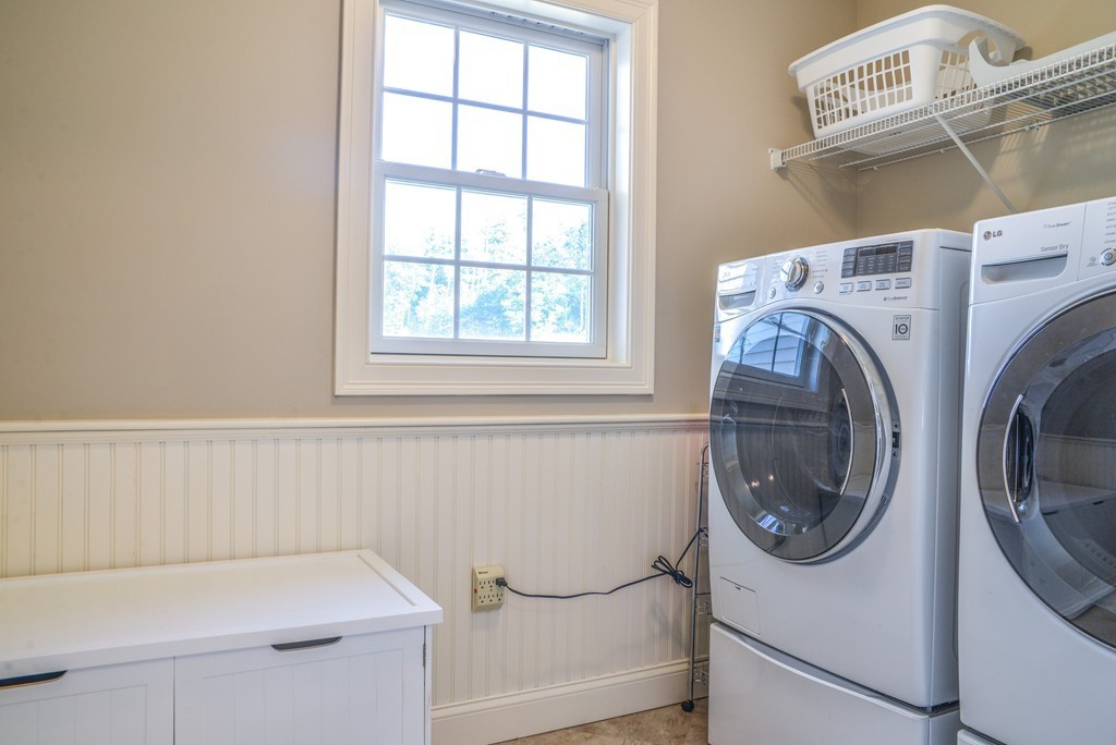 261 Montgomery Road Westfield, MA 01085 - Photo 11 of 30 Gallery Image 11