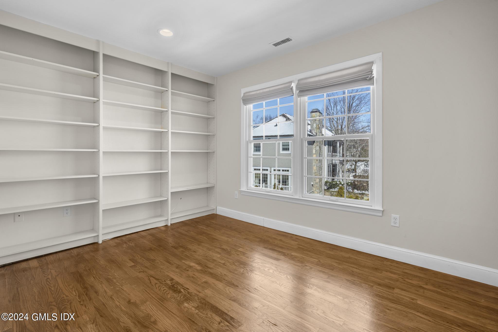 172 Field Point Road, Unit 1 Greenwich, CT 06830 - Photo 16 of 36 DSC09418