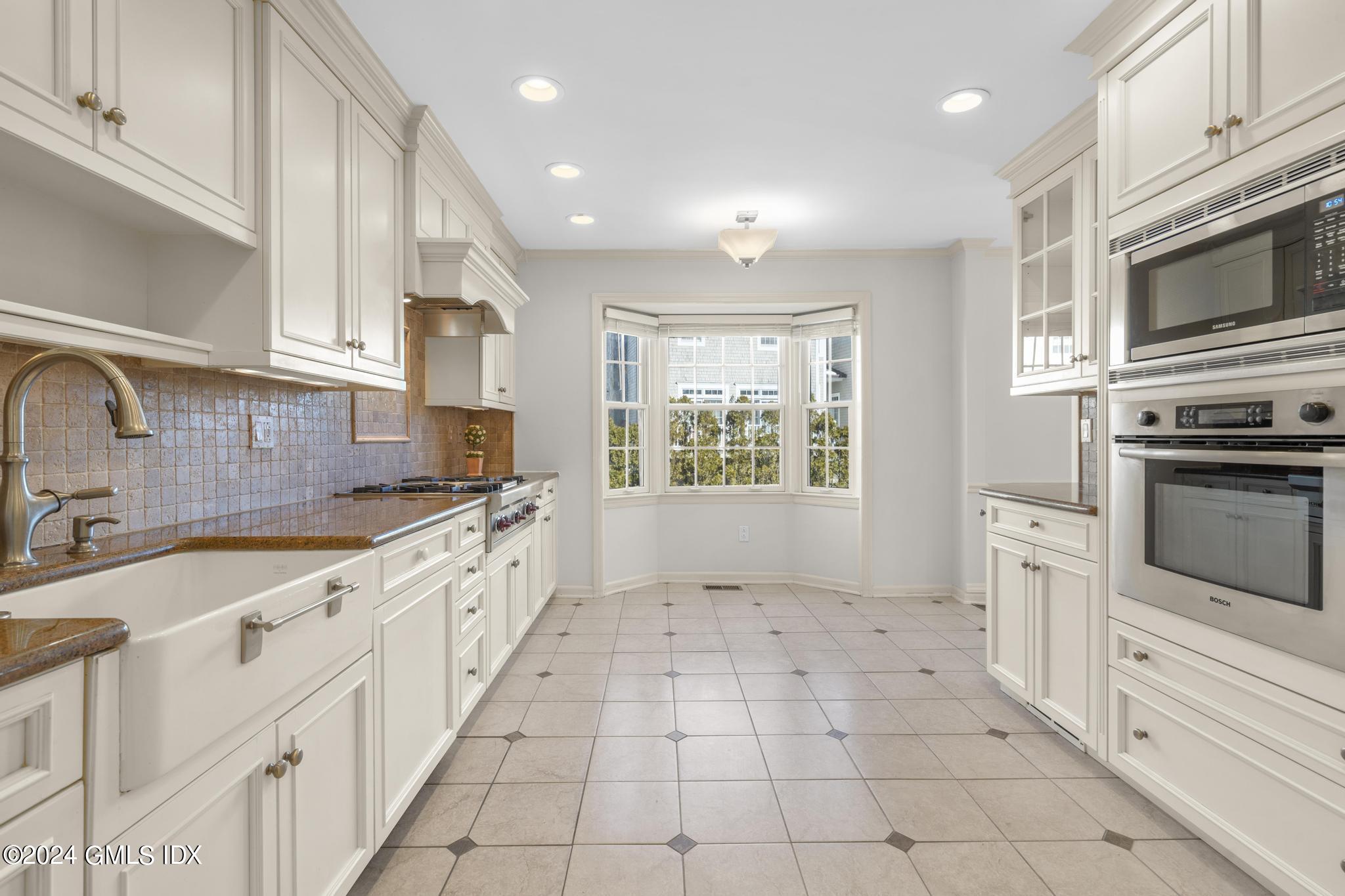 172 Field Point Road, Unit 1 Greenwich, CT 06830 - Photo 8 of 36 DSC09310