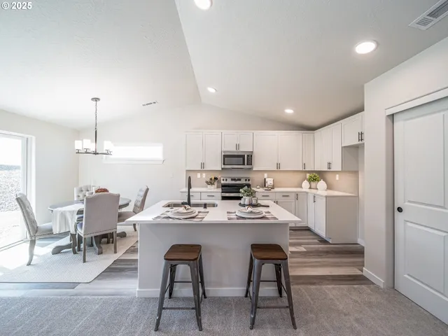 $477,990 | 5193 Holly Street, Springfield, OR 97478