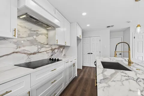 $419,000 | 2218 Ashford Hollow Lane, Houston, TX 77077