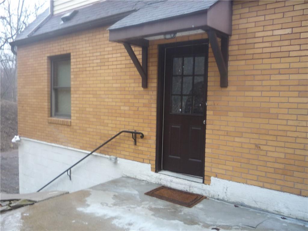 4465 Mt Troy Rd Extension, Unit 2 Pittsburgh, PA 15214 - Photo 4 of 31 Unit 2/patio