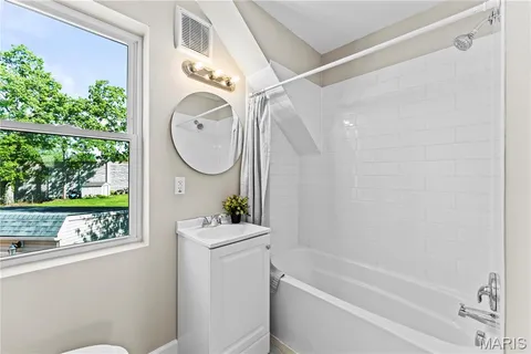 $522,900 | 38 Chafford Woods, St. Louis, MO 63144
